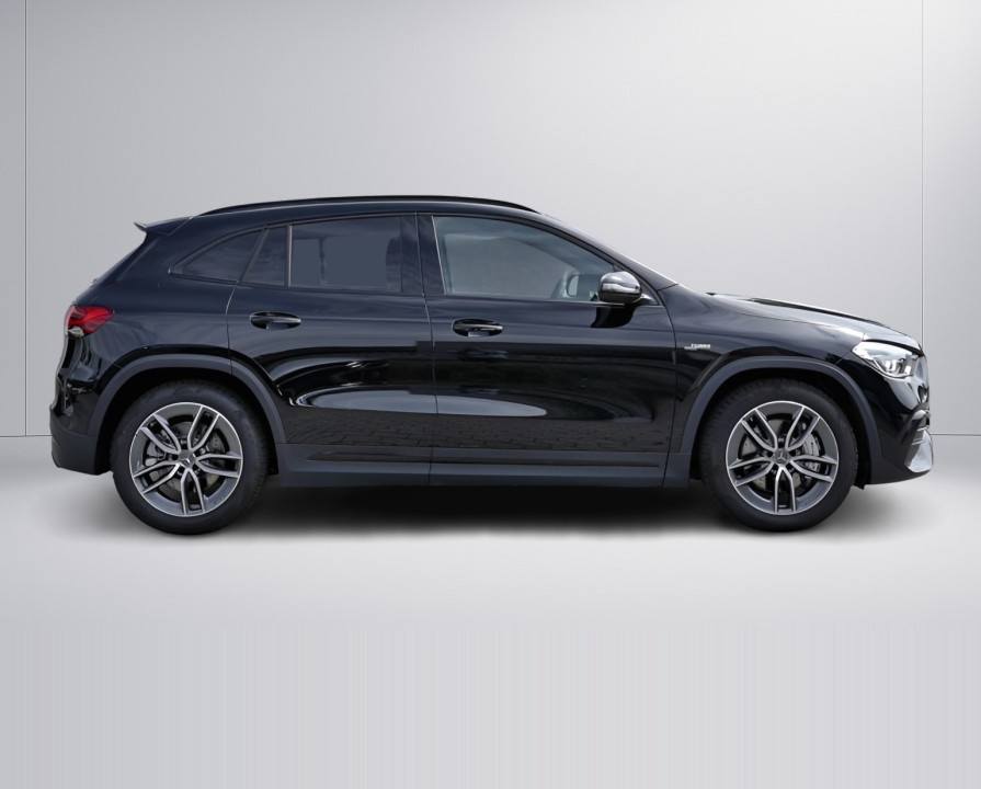 Mercedes-Benz GLA AMG 35 4MATIC (2)