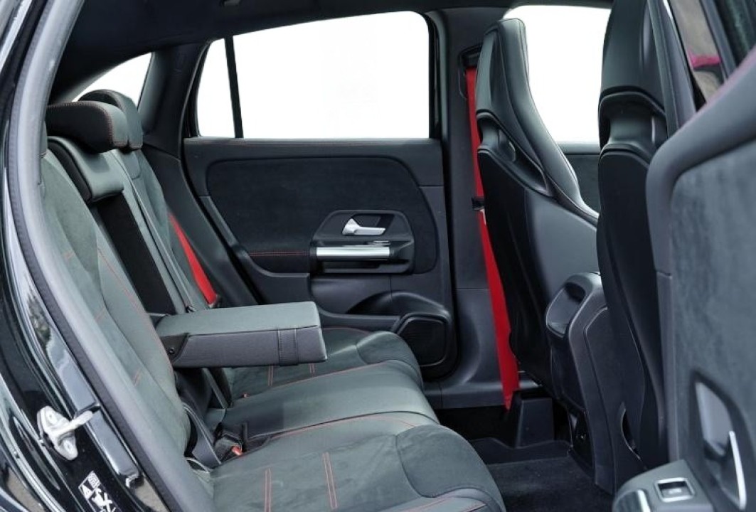 Mercedes-Benz GLA AMG 35 4MATIC - foto 6