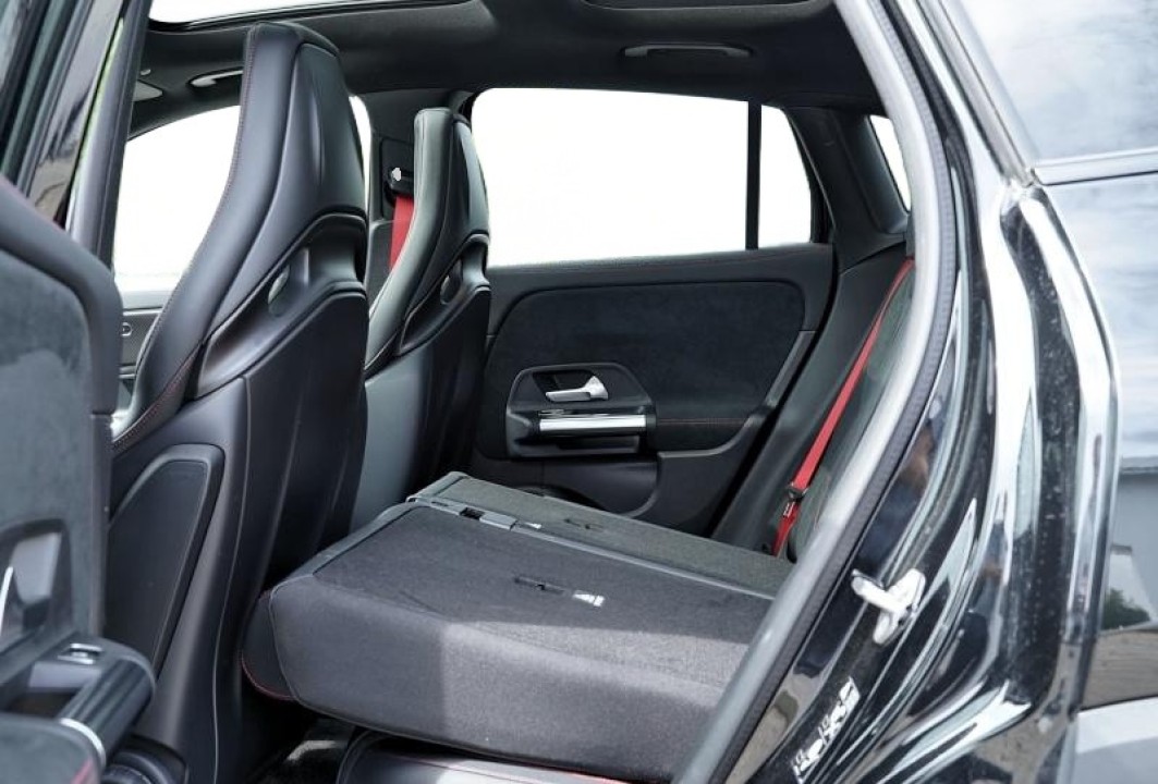 Mercedes-Benz GLA AMG 35 4MATIC (5)