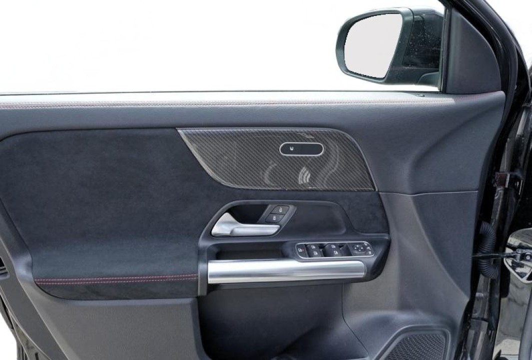 Mercedes-Benz GLA AMG 35 4MATIC - foto 12