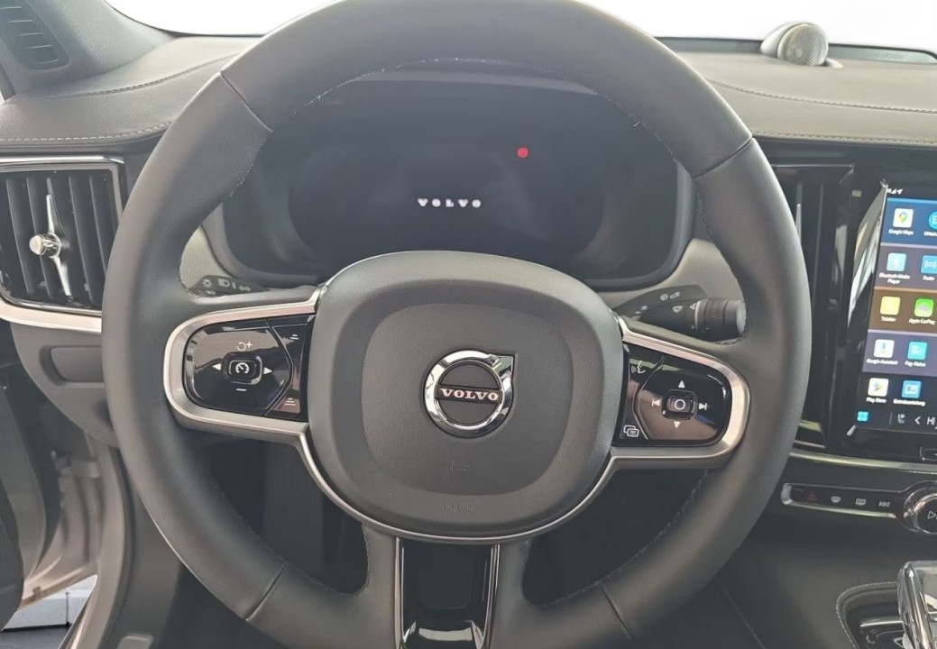 Volvo S90 T8 Recharge AWD Ultimate Dark (5)