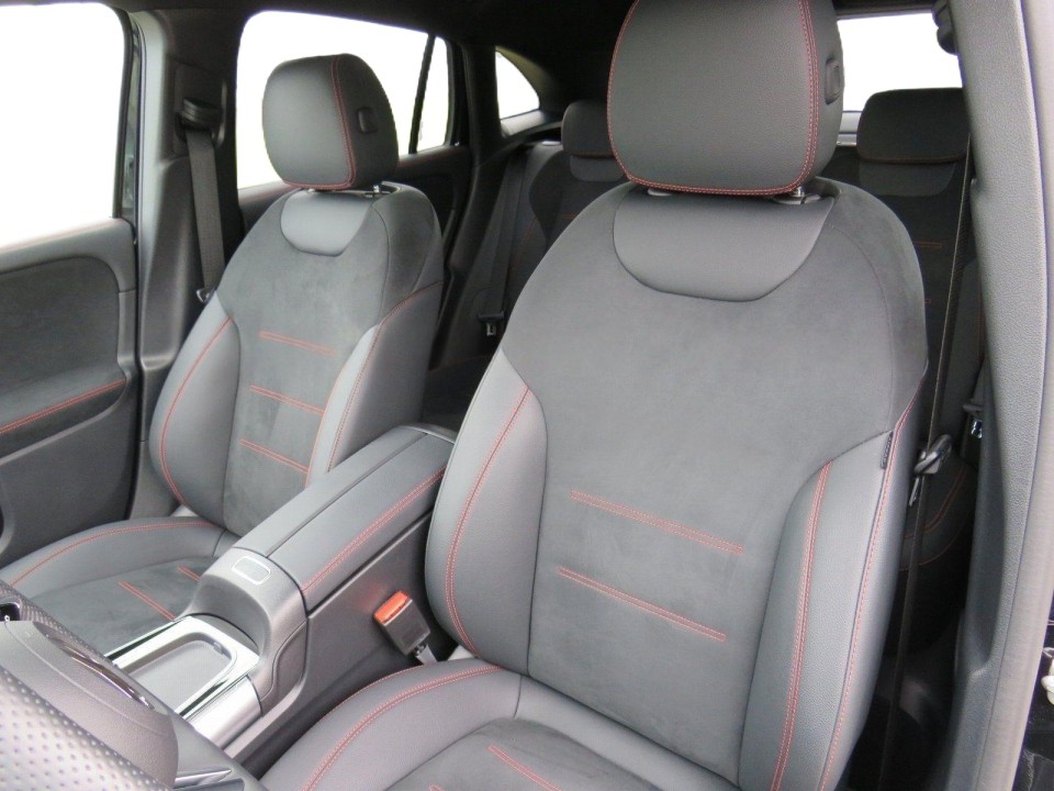 Mercedes-Benz GLA 250e AMG Line - foto 8