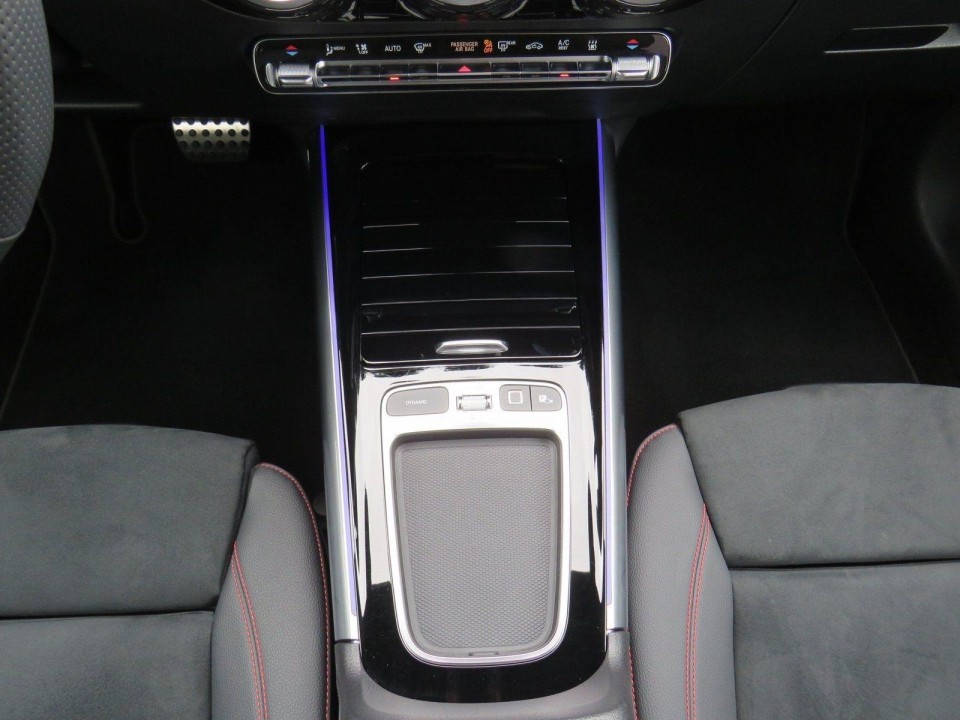 Mercedes-Benz GLA 250e AMG Line - foto 18