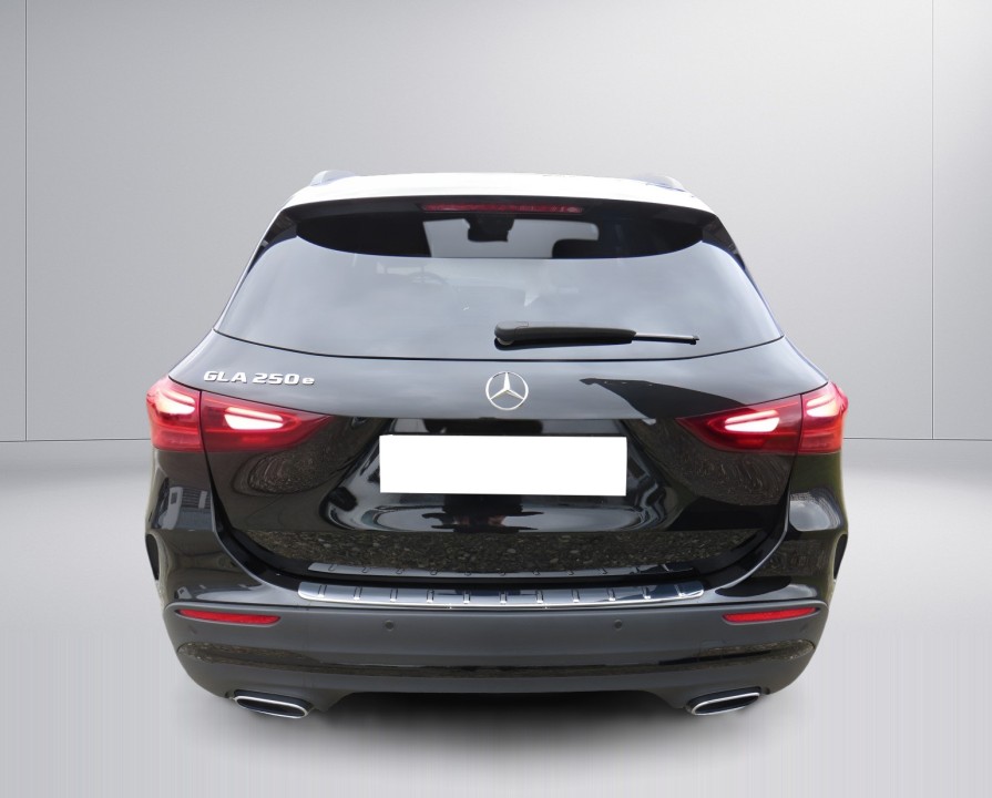 Mercedes-Benz GLA 250e AMG Line (5)