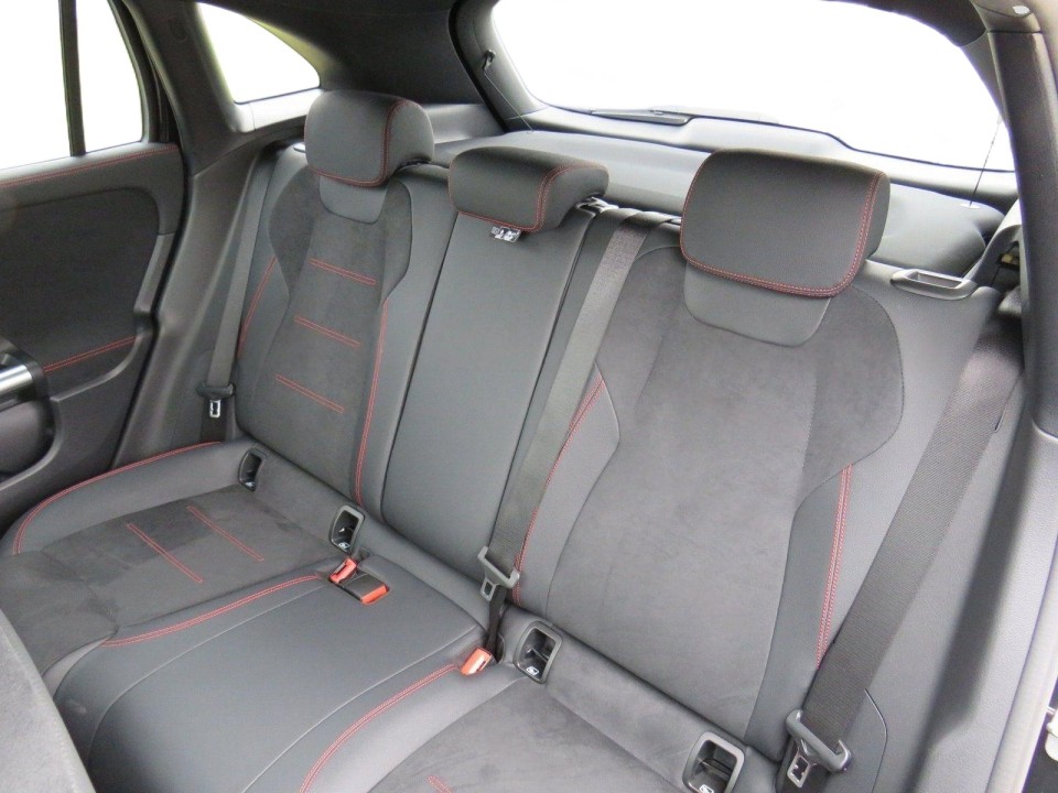 Mercedes-Benz GLA 250e AMG Line - foto 10