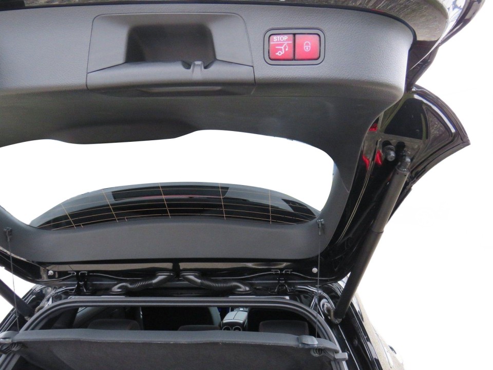 Mercedes-Benz GLA 250e AMG Line - foto 26