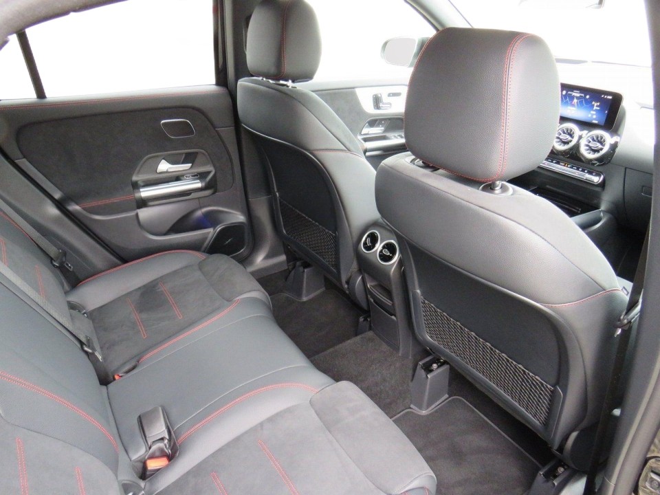 Mercedes-Benz GLA 250e AMG Line - foto 12