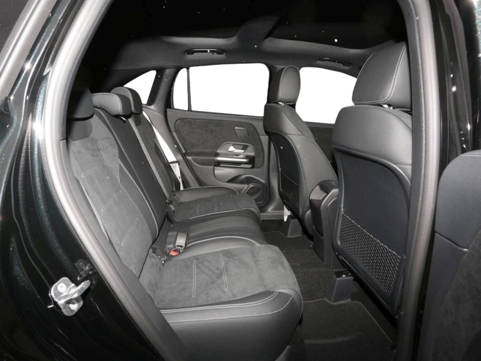 Mercedes-Benz GLA 220d 4MATIC AMG Line - foto 6