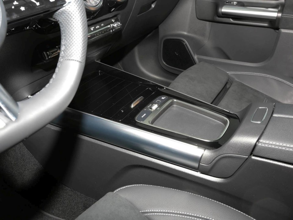 Mercedes-Benz GLA 220d 4MATIC AMG Line - foto 13