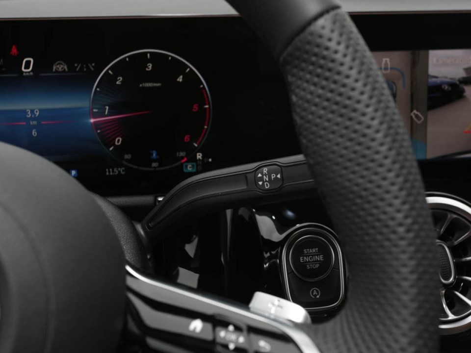 Mercedes-Benz GLA 220d 4MATIC AMG Line - foto 12