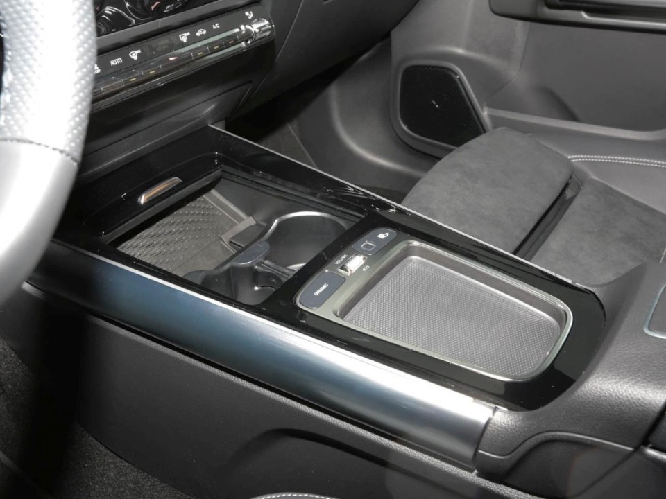 Mercedes-Benz GLA 220d 4MATIC AMG Line - foto 14