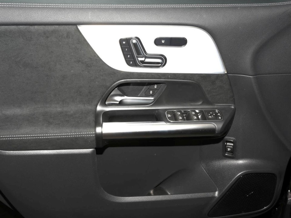 Mercedes-Benz GLA 220d 4MATIC AMG Line - foto 17