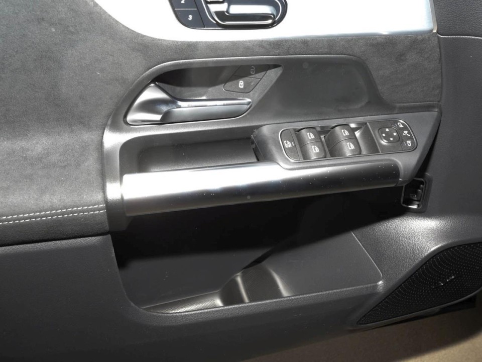 Mercedes-Benz GLA 220d 4MATIC AMG Line - foto 18