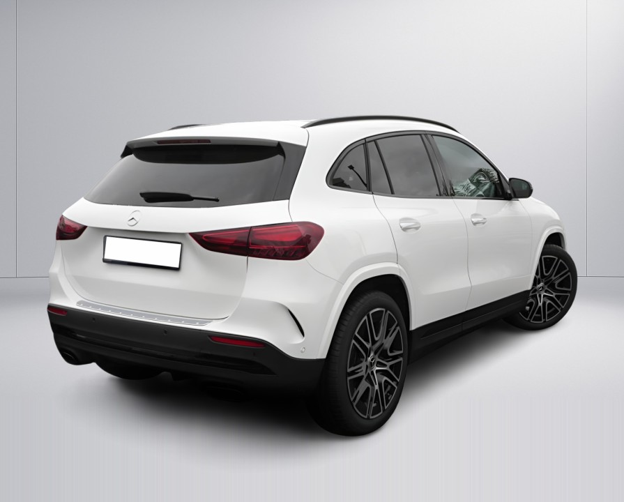 Mercedes-Benz GLA 220d 4MATIC AMG Line (2)