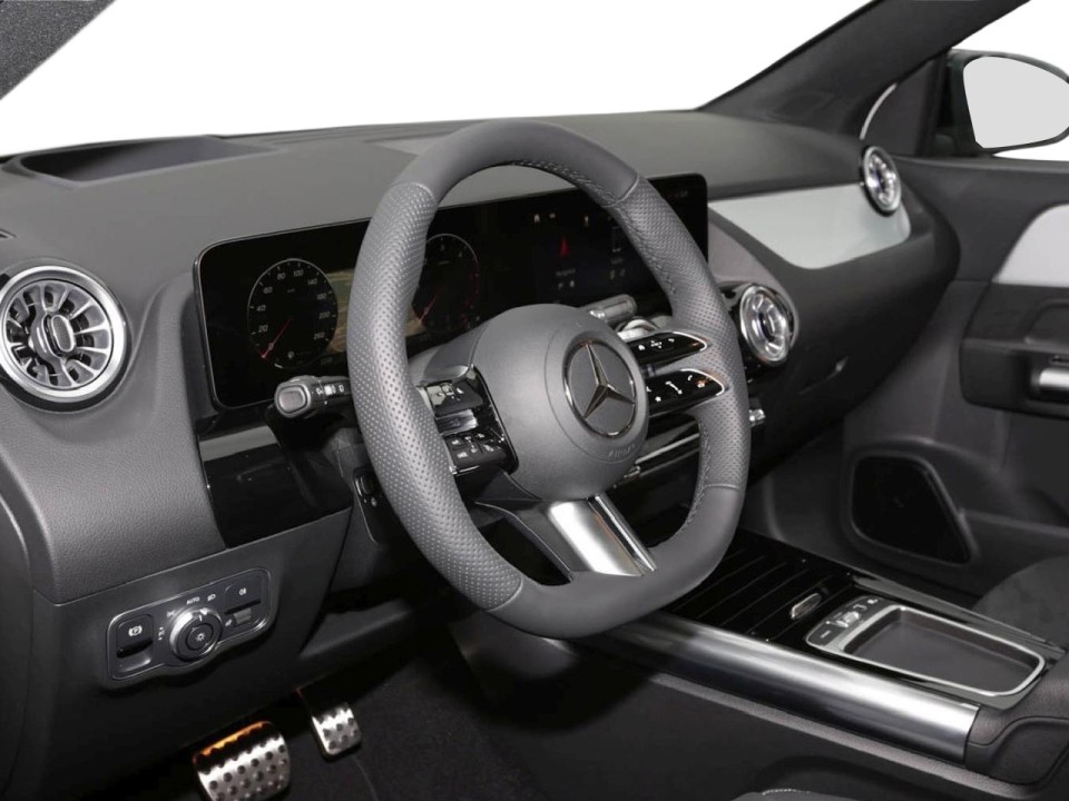 Mercedes-Benz GLA 220d 4MATIC AMG Line (4)