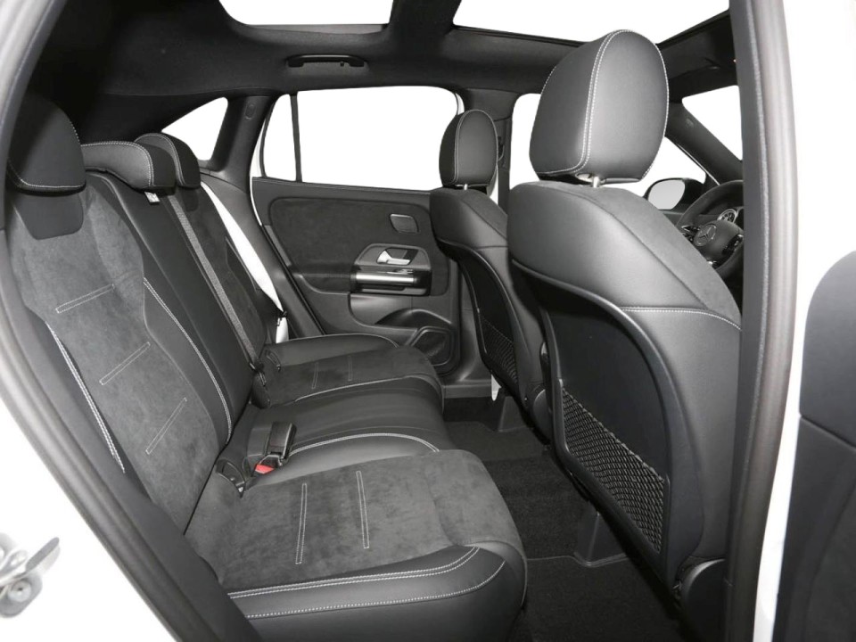 Mercedes-Benz GLA 220d 4MATIC AMG Line (5)