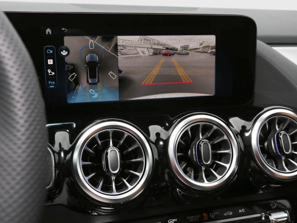 Mercedes-Benz GLA 220d 4MATIC AMG Line - foto 13