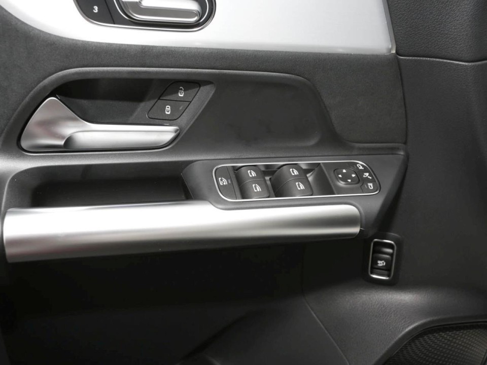 Mercedes-Benz GLA 220d 4MATIC AMG Line - foto 16