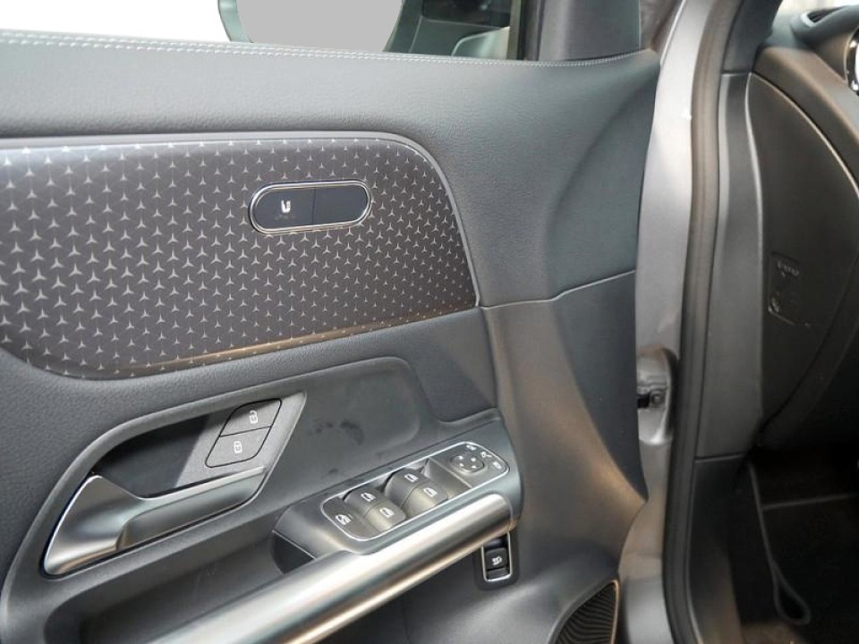 Mercedes-Benz GLA 200d - foto 14