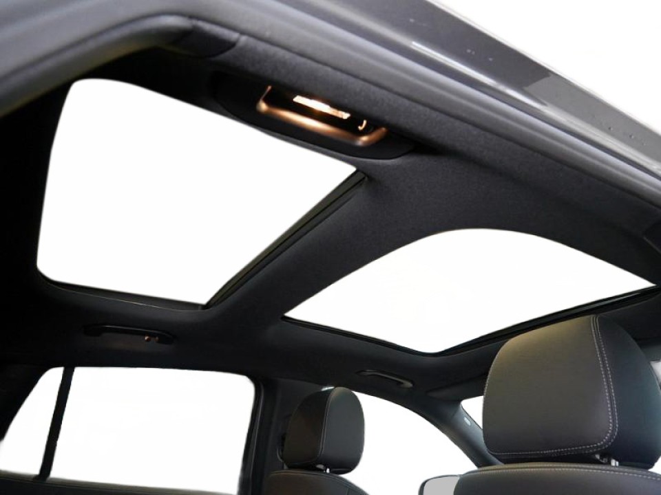 Mercedes-Benz GLA 200d - foto 13