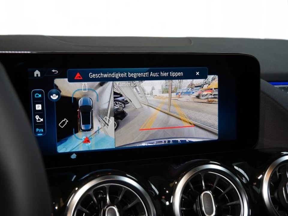 Mercedes-Benz GLA 200d - foto 11