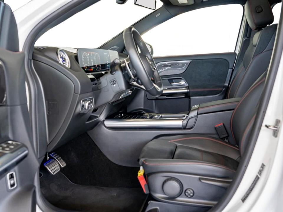 Mercedes-Benz GLA AMG 35 4MATIC (4)