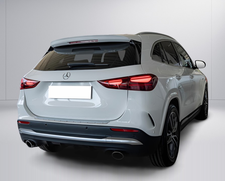 Mercedes-Benz GLA AMG 35 4MATIC (2)