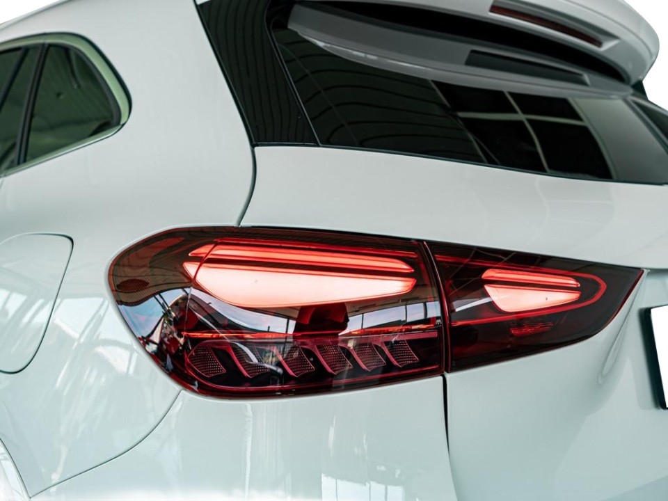 Mercedes-Benz GLA AMG 35 4MATIC - foto 17