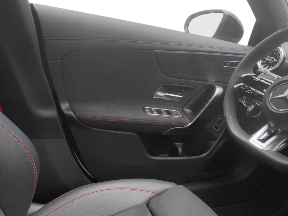 Mercedes-Benz CLA AMG 35 4MATIC Shooting Brake - foto 18