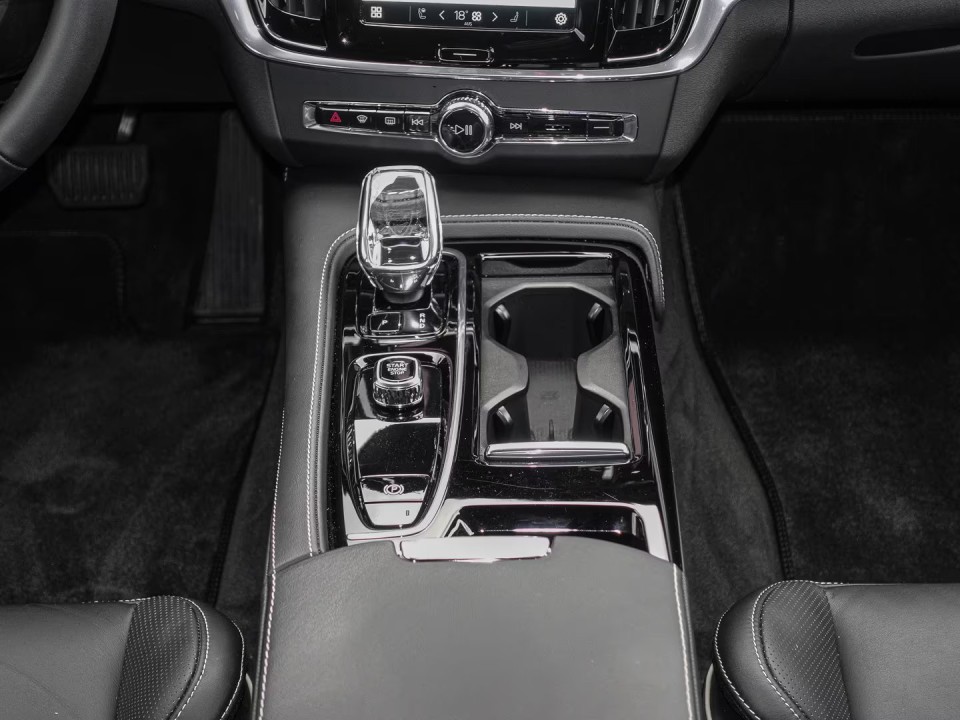 Volvo S90 T8 Recharge AWD Plus Dark - foto 11