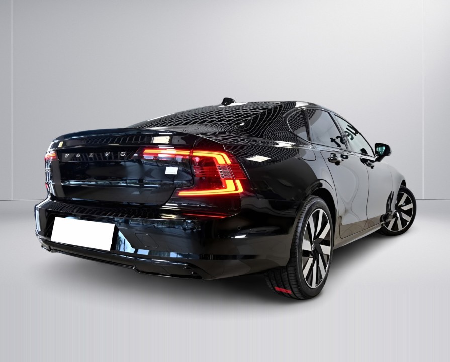 Volvo S90 T8 Recharge AWD Plus Dark (3)