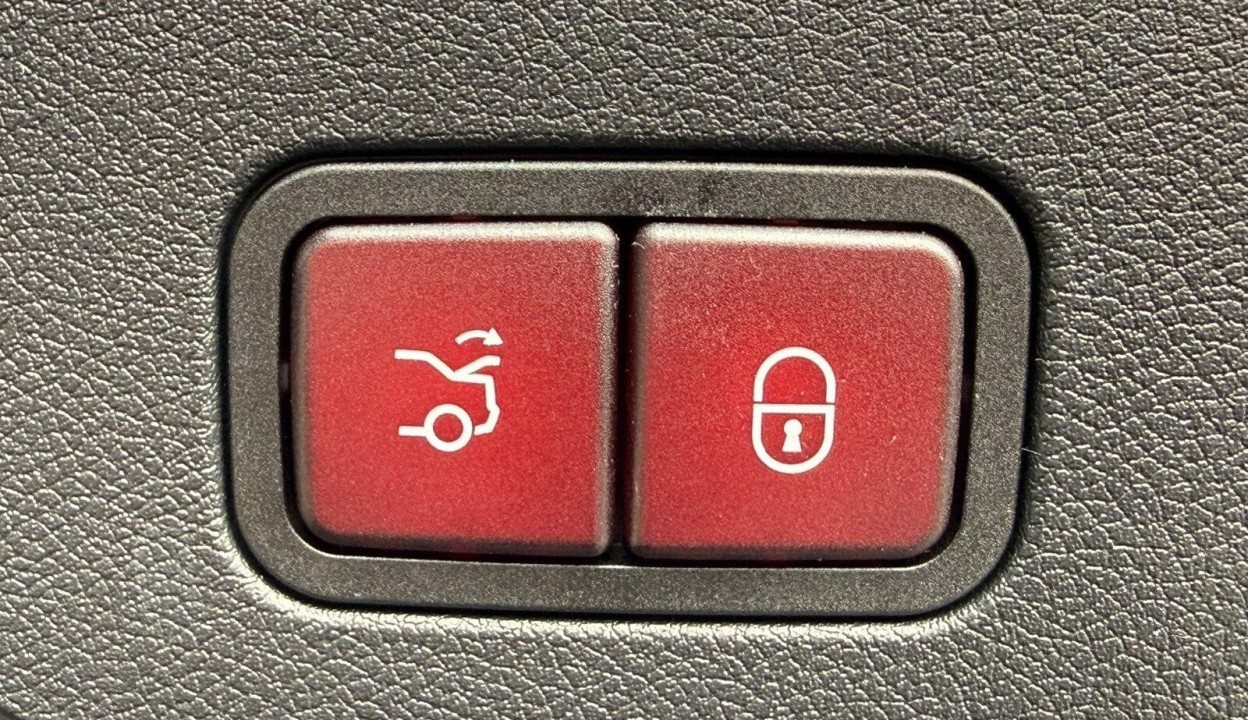 Mercedes-Benz CLA 350 4MATIC EQ - foto 22