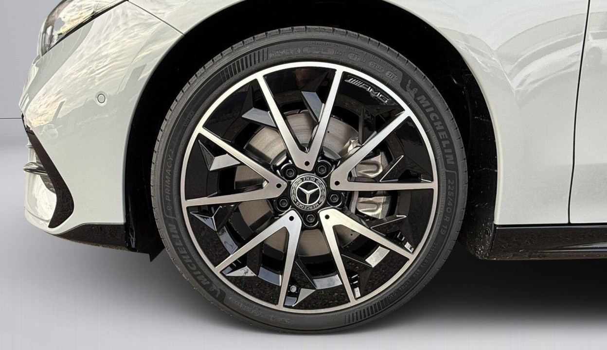 Mercedes-Benz CLA 350 4MATIC EQ - foto 24