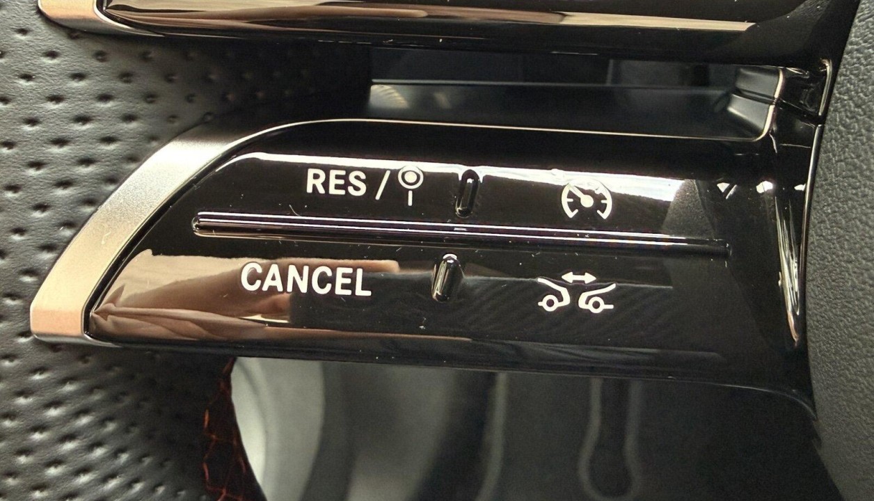 Mercedes-Benz CLA 350 4MATIC EQ - foto 9