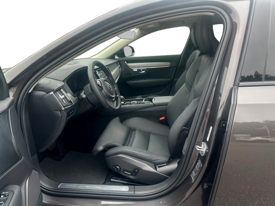 Volvo S90 T8 Recharge AWD Plus Dark (4)