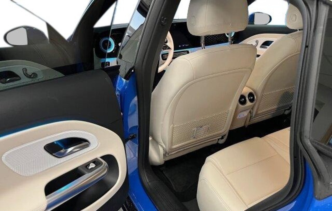 Mercedes-Benz CLA 250 EQ - foto 12