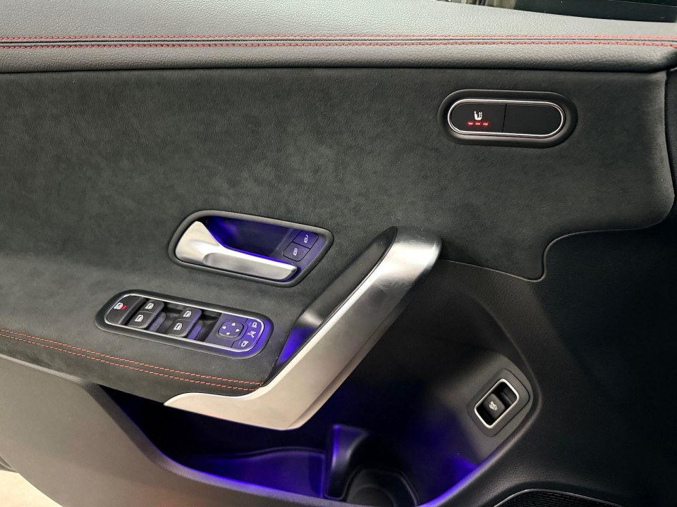 Mercedes-Benz CLA AMG 35 4MATIC - foto 17