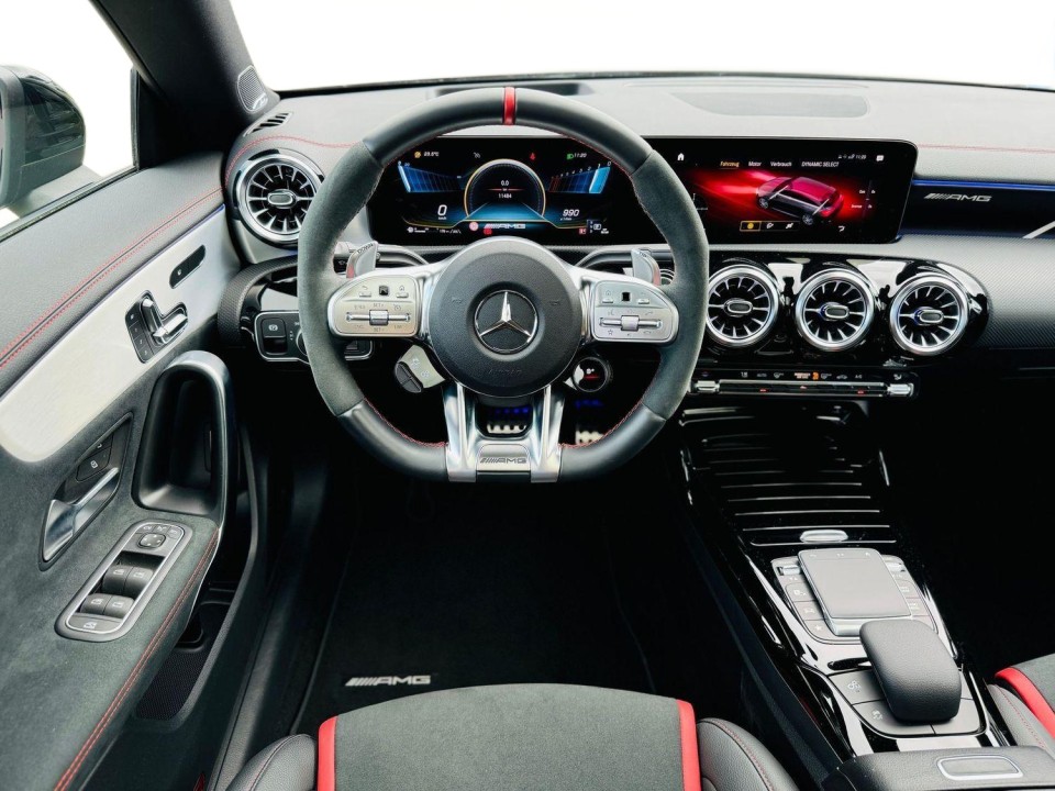 Mercedes-Benz CLA AMG 35 4MATIC Shooting Brake - foto 12