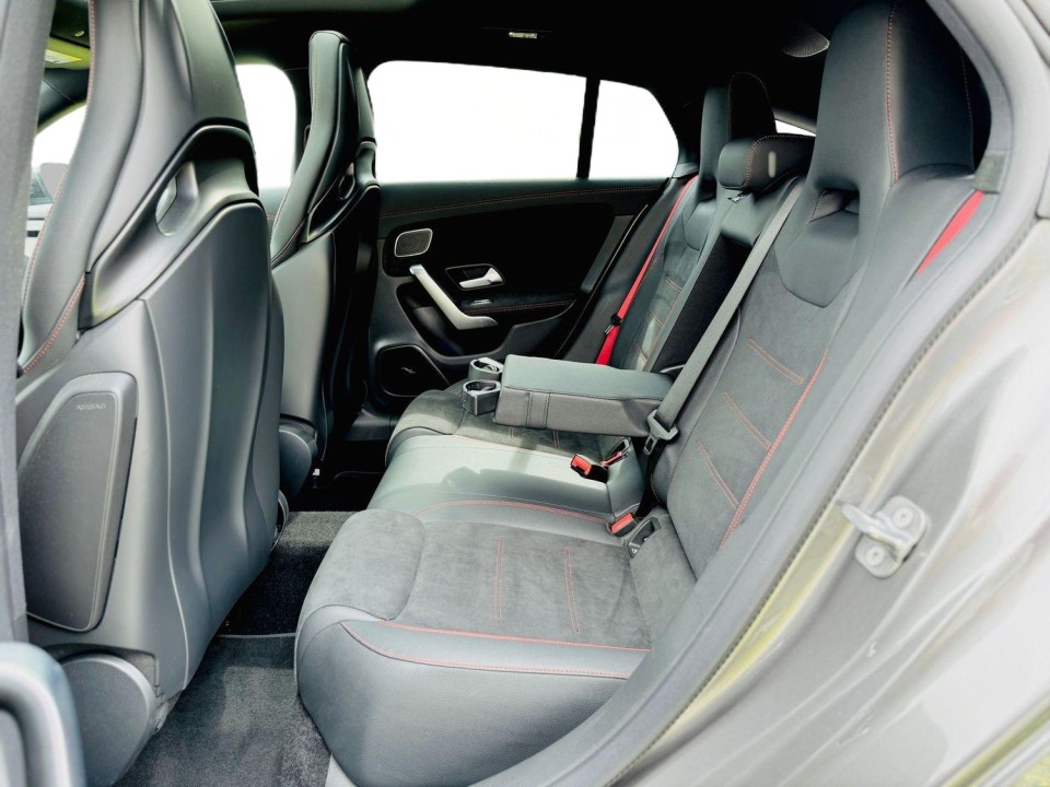 Mercedes-Benz CLA AMG 35 4MATIC Shooting Brake - foto 9