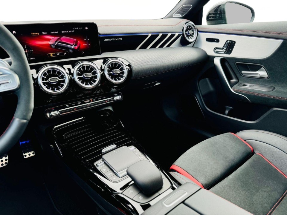 Mercedes-Benz CLA AMG 35 4MATIC Shooting Brake - foto 13