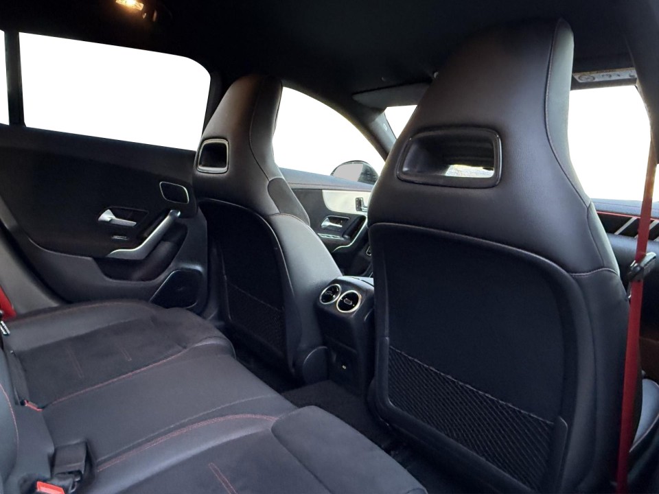 Mercedes-Benz CLA AMG 45s 4MATIC Shooting Brake - foto 12