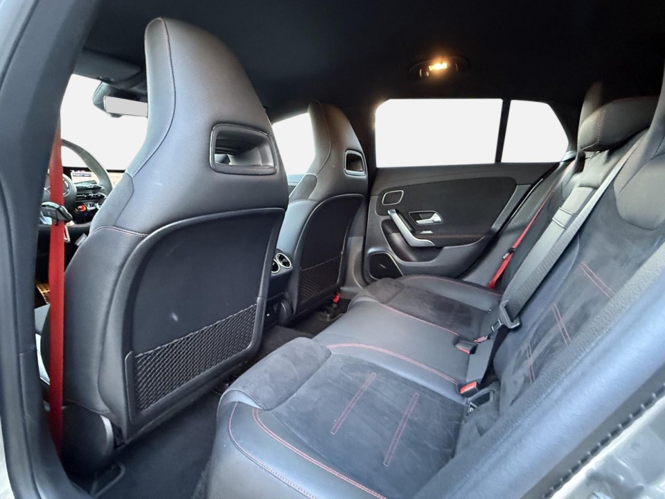 Mercedes-Benz CLA AMG 45s 4MATIC Shooting Brake - foto 11