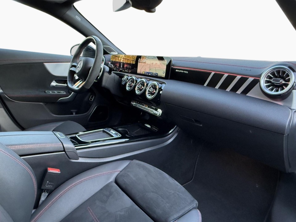 Mercedes-Benz CLA AMG 45s 4MATIC Shooting Brake - foto 13