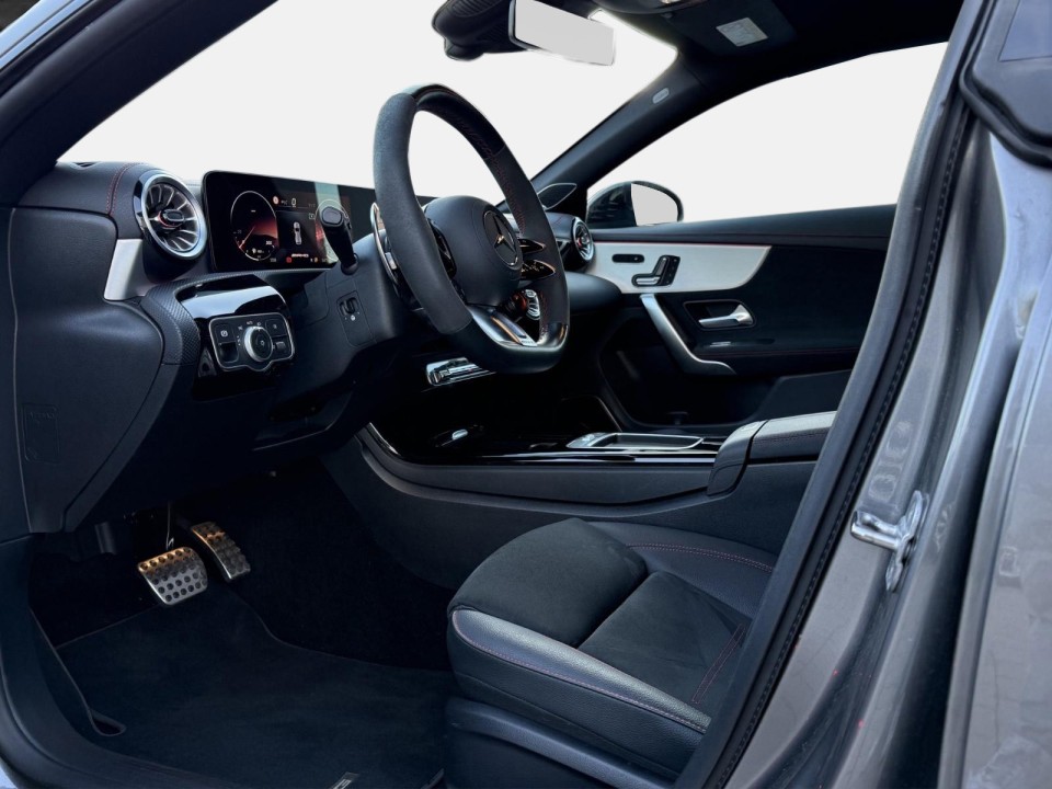 Mercedes-Benz CLA AMG 45s 4MATIC Shooting Brake - foto 9