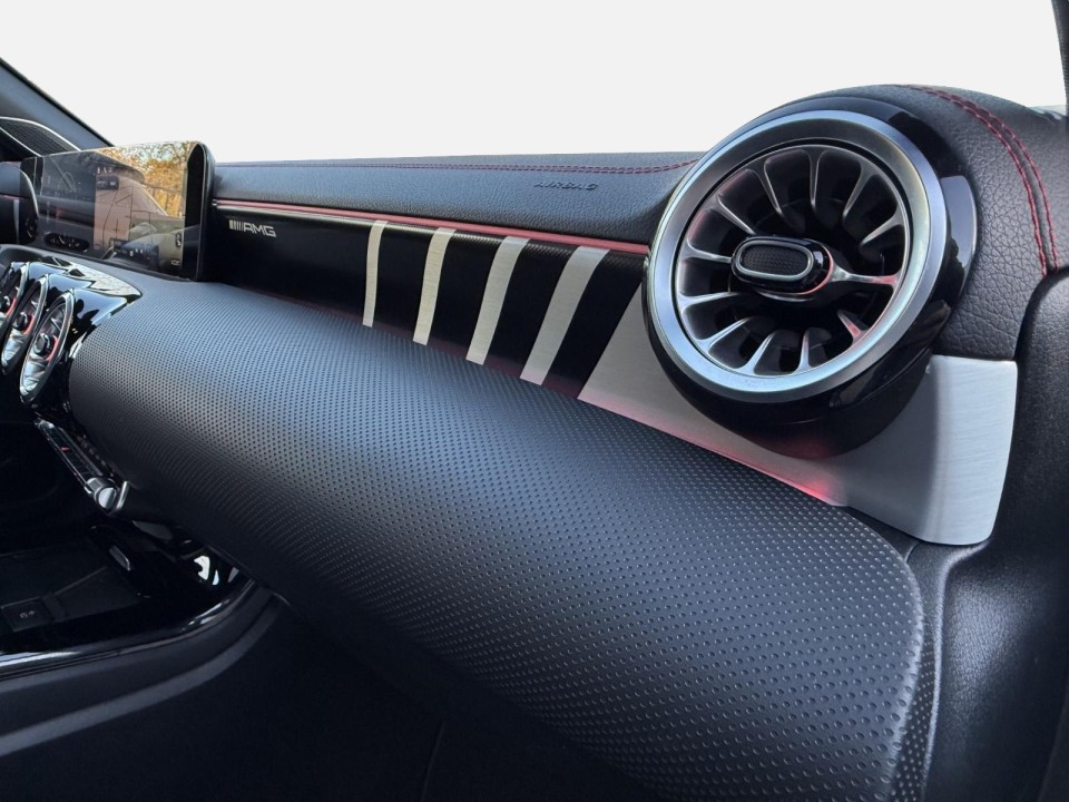 Mercedes-Benz CLA AMG 45s 4MATIC Shooting Brake - foto 15