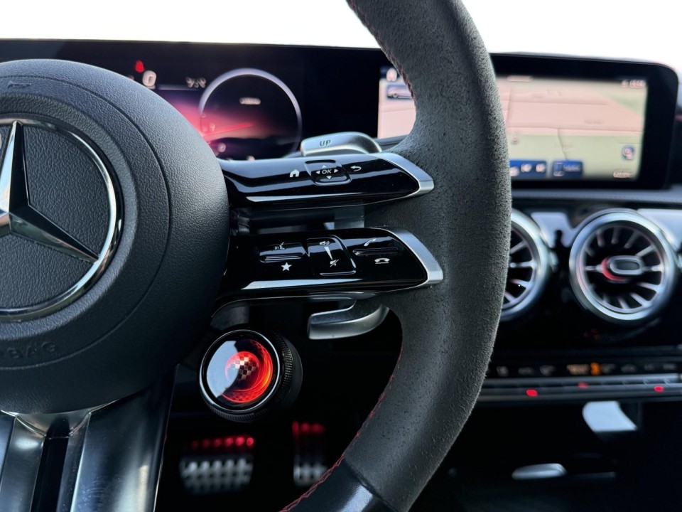 Mercedes-Benz CLA AMG 45s 4MATIC Shooting Brake - foto 17