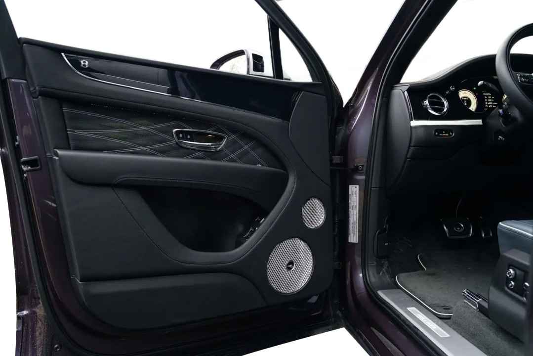 Bentley Bentayga EWB Mulliner V8 - foto 14