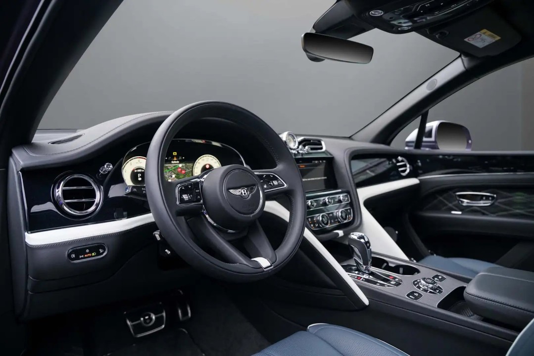 Bentley Bentayga EWB Mulliner V8 - foto 10