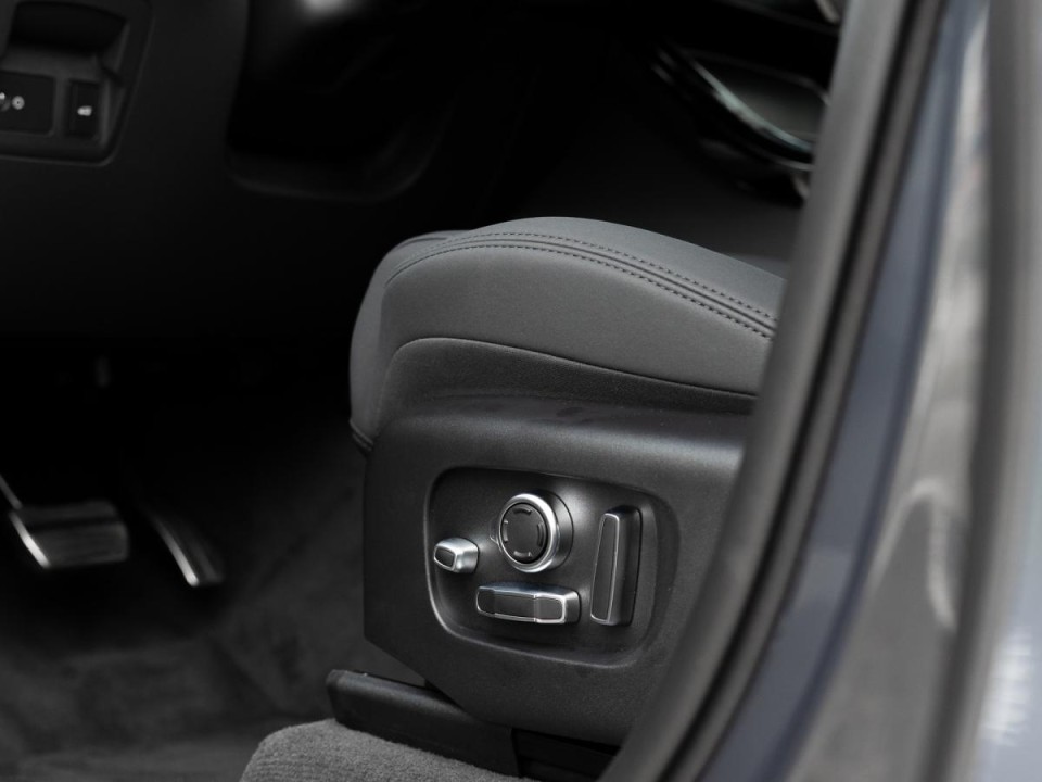 Land Rover Range Rover Velar D300 DYNAMIC HSE - foto 18