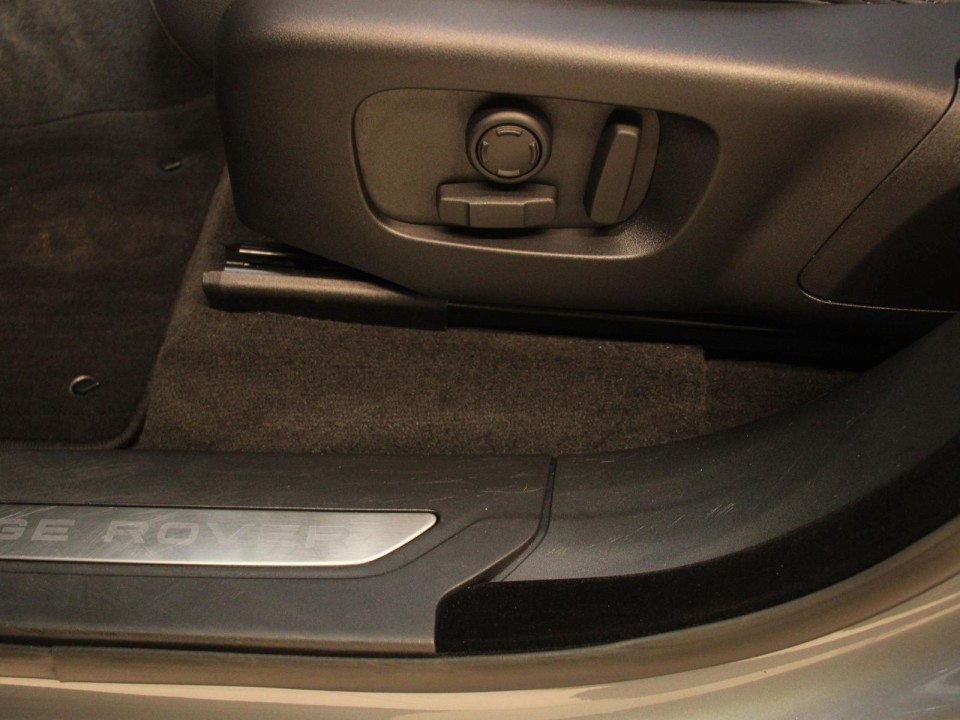 Land Rover Range Rover Velar P400e Dynamic SE - foto 10